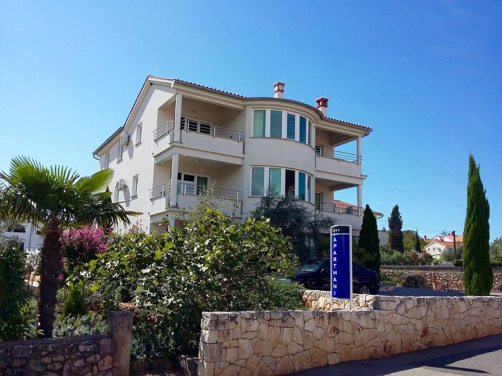 Apartments Kovacic Malinska Exterior photo