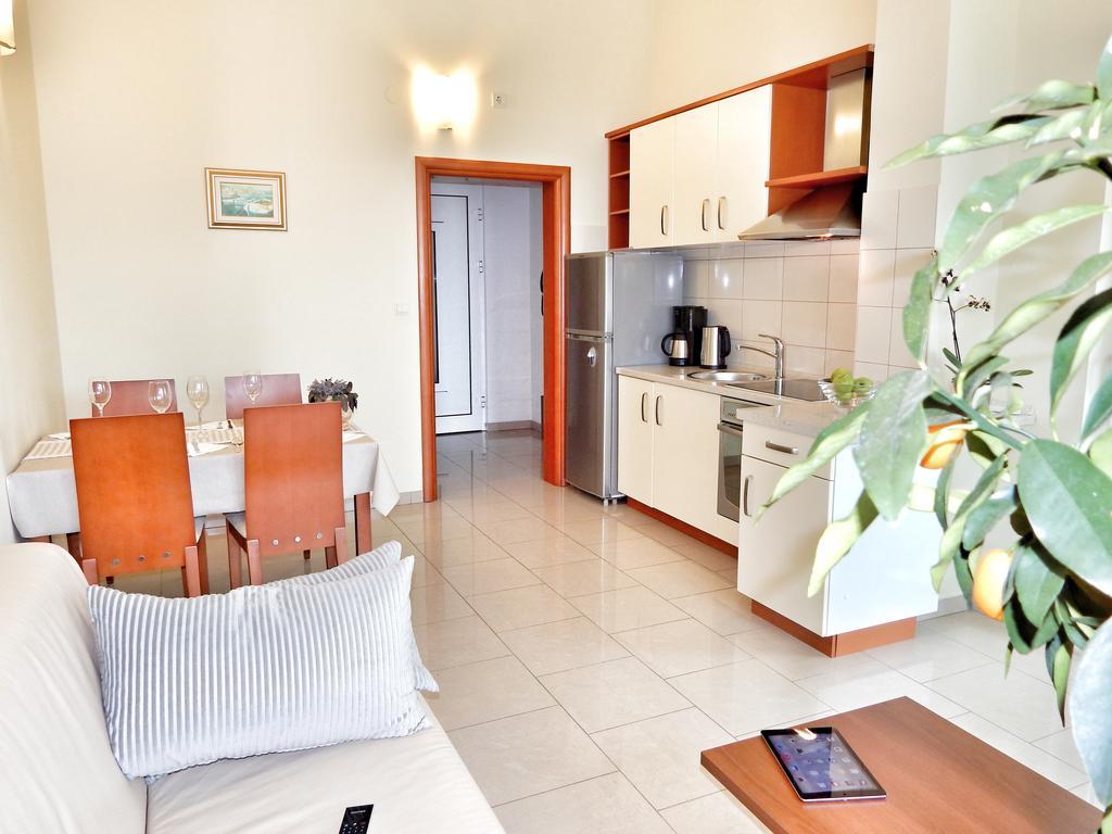 Apartments Kovacic Malinska Exterior photo